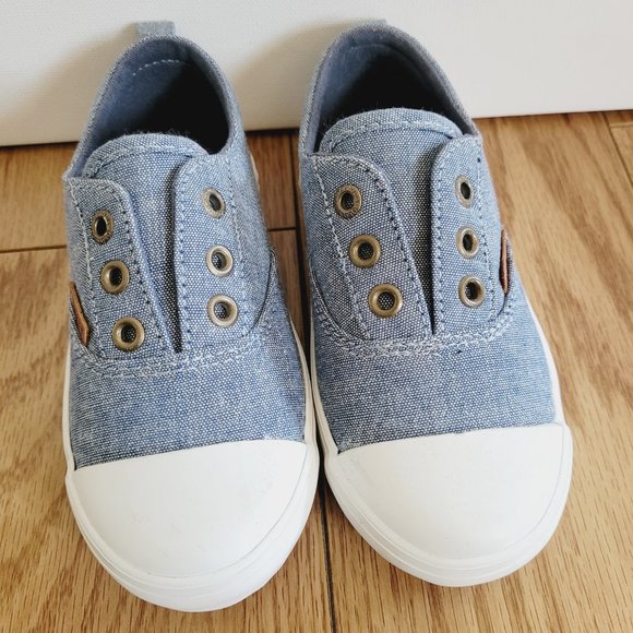 Old Navy Slip On Denim Sneakers Unisex Toddler Size 8 - Picture 3 of 7